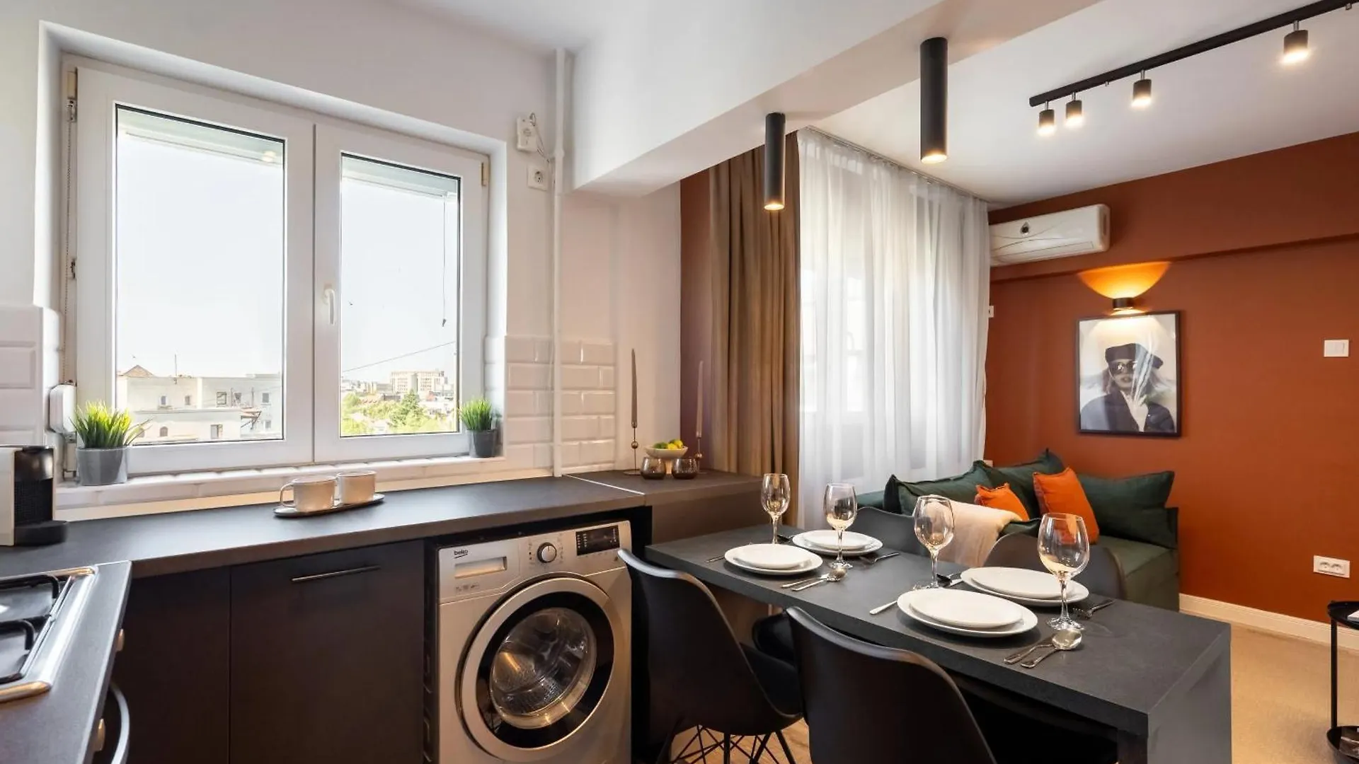 Colorful & Bright 2Br On Iconic Calea Victoriei Lägenhet Bukarest