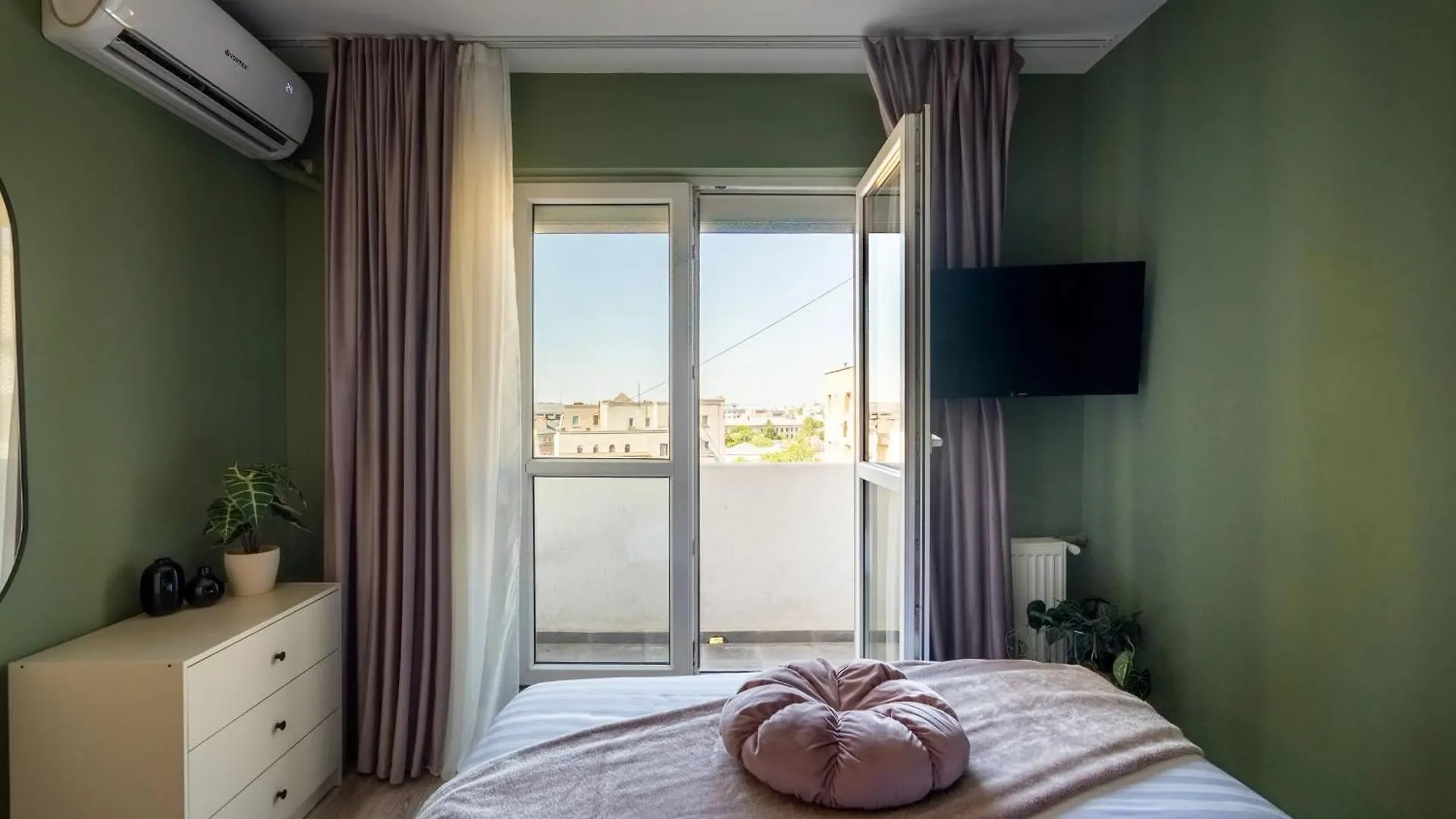 Colorful & Bright 2Br On Iconic Calea Victoriei Lägenhet Bukarest 0*,