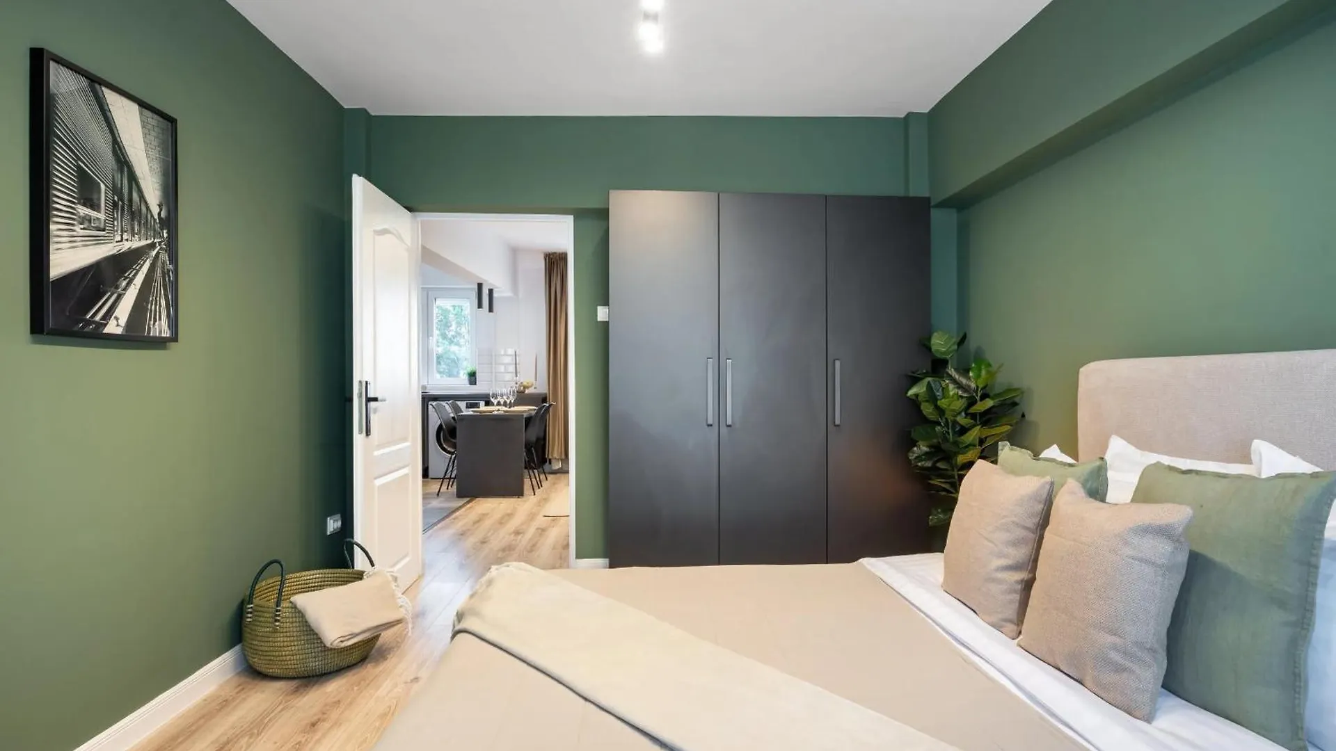 Colorful & Bright 2Br On Iconic Calea Victoriei Lägenhet Bukarest